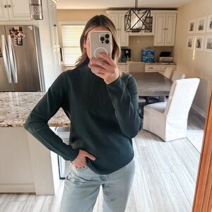 St. John Textured Knit Pullover Sweater Dark Green Size L Lightweight Crewneck